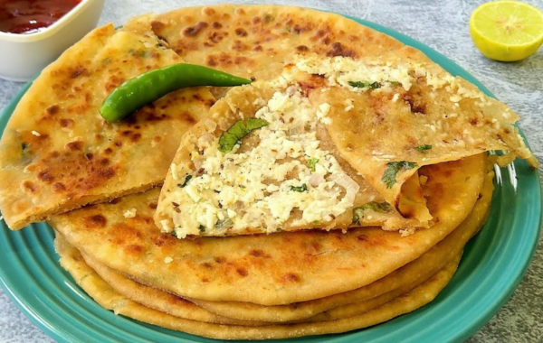 Paneer Stuffed Paratha With Curd